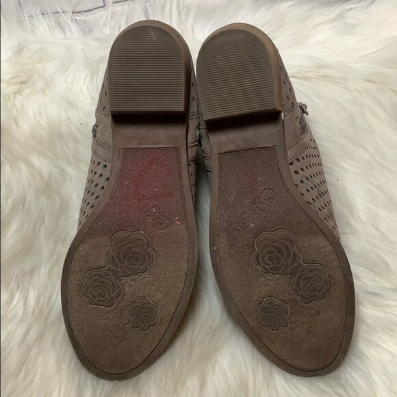 Carlos Santana Penny Perforated Booties Sz 6 - Picture 6 of 6